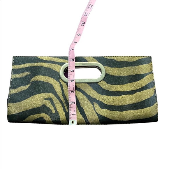 Stylish Gold and Black Clutch - Picture 8 of 9